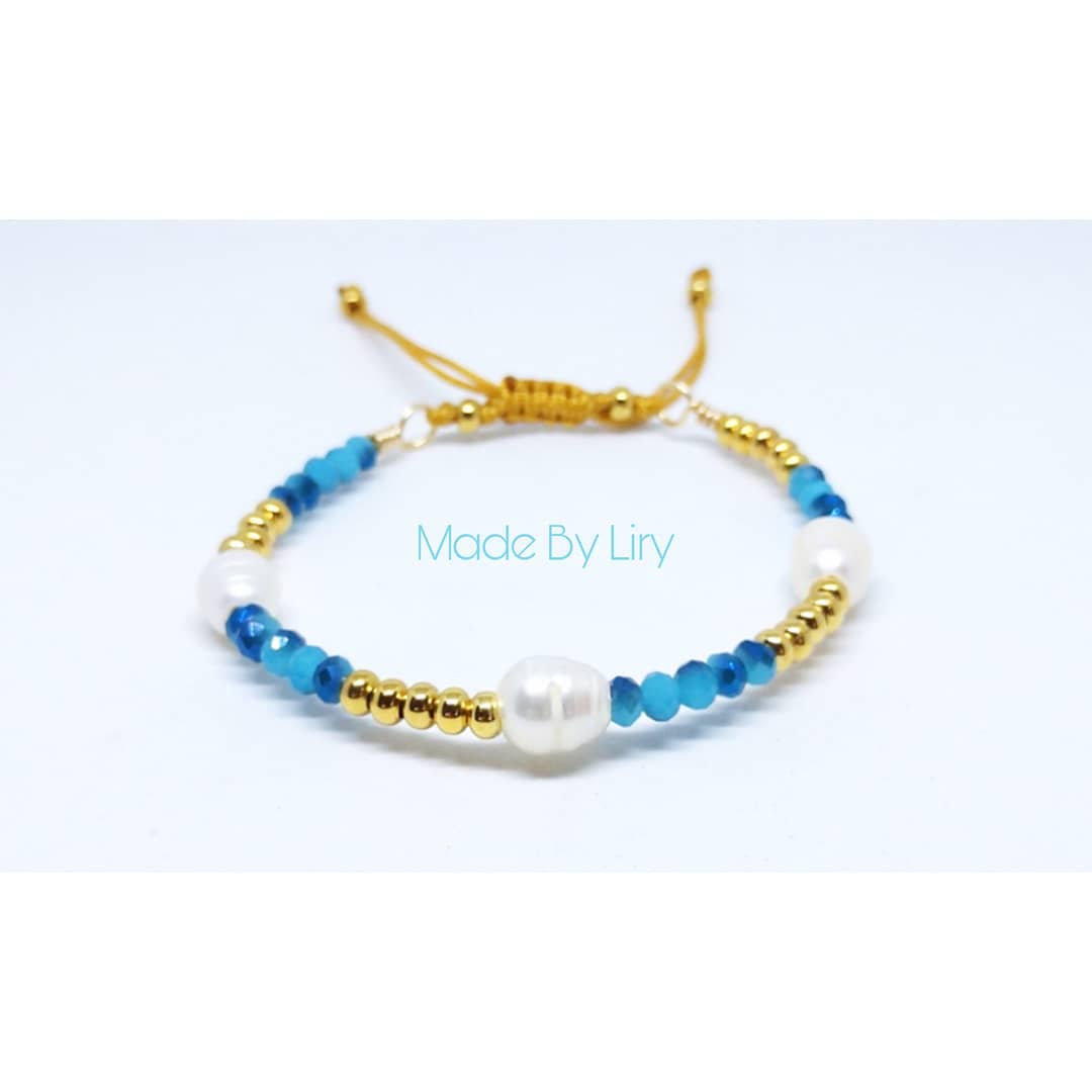 Ocean Blue Pearls Bracelet